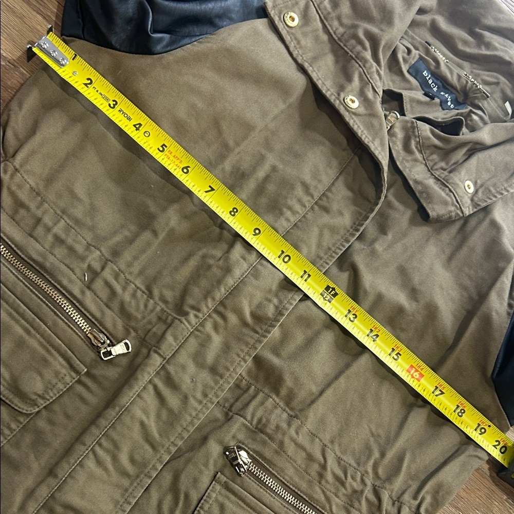 Olive & Black Utility Jacket - women - Picture 7 of 14